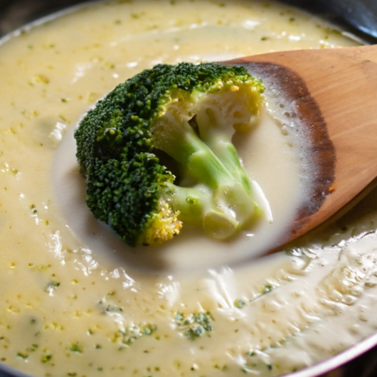 Perfect Broccoli Cheese Soup Recipe To Add A Satisfying Bite